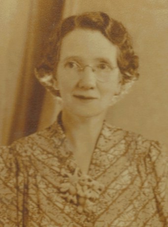Photo of photos/Mary McLennan MILLER bn 1894 Dalziel portrait